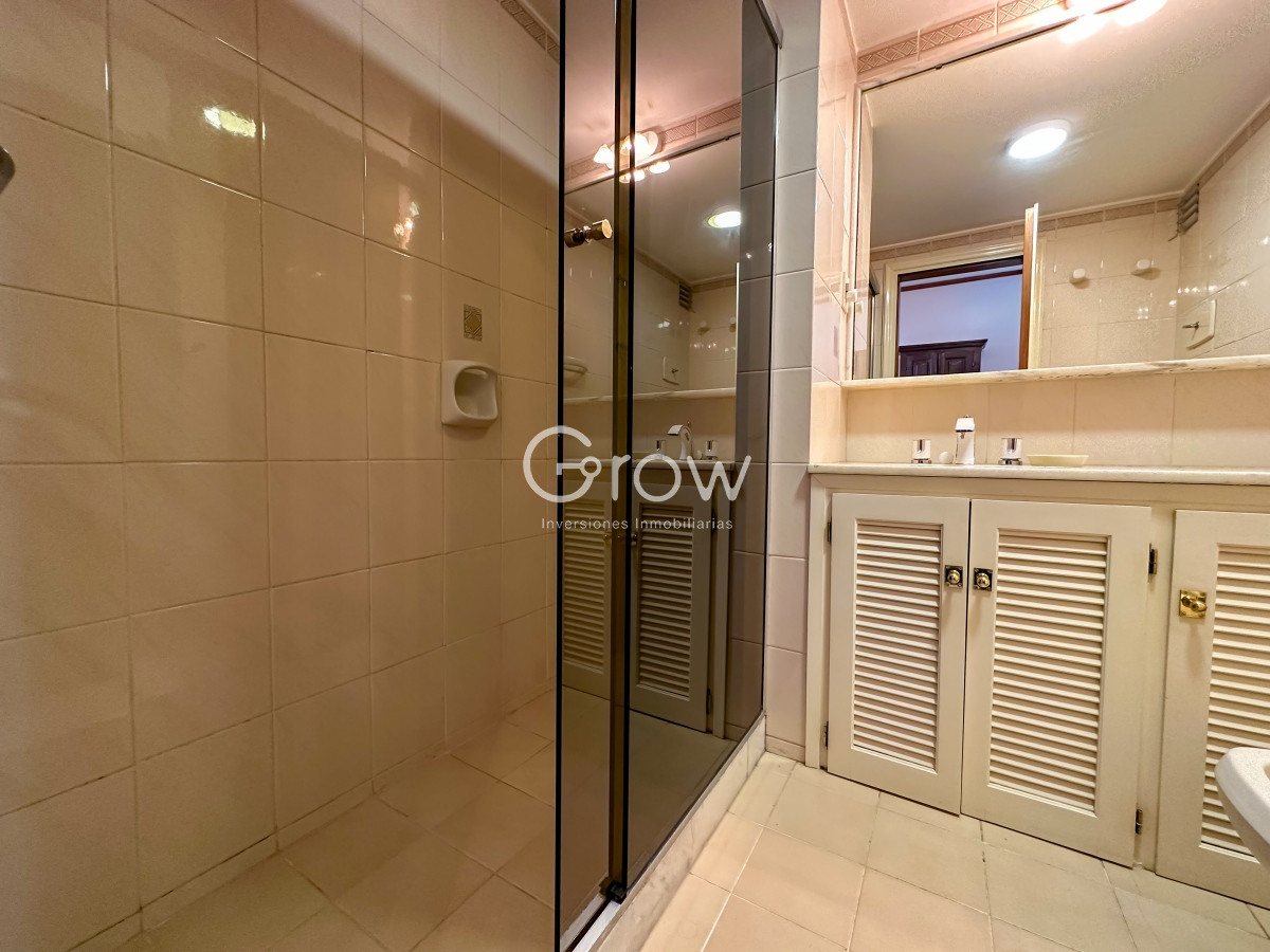 Apartamento ID.423 - Primera linea de peninsula, amplio departamento en venta