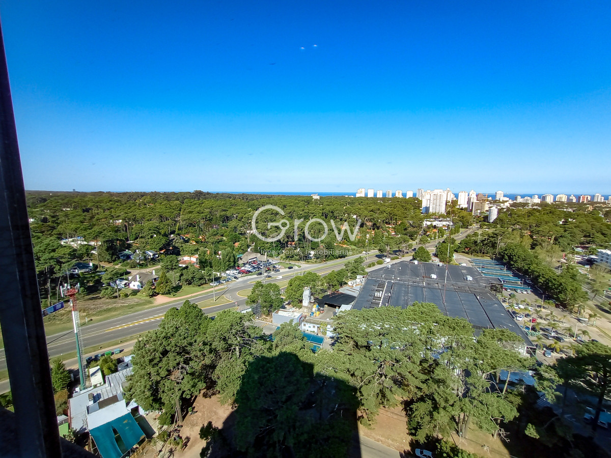 Apartamento ID.2436 - Exclusivo Penthouse duplex, cerca de todo, Av Roosevelt, Punta del Este!