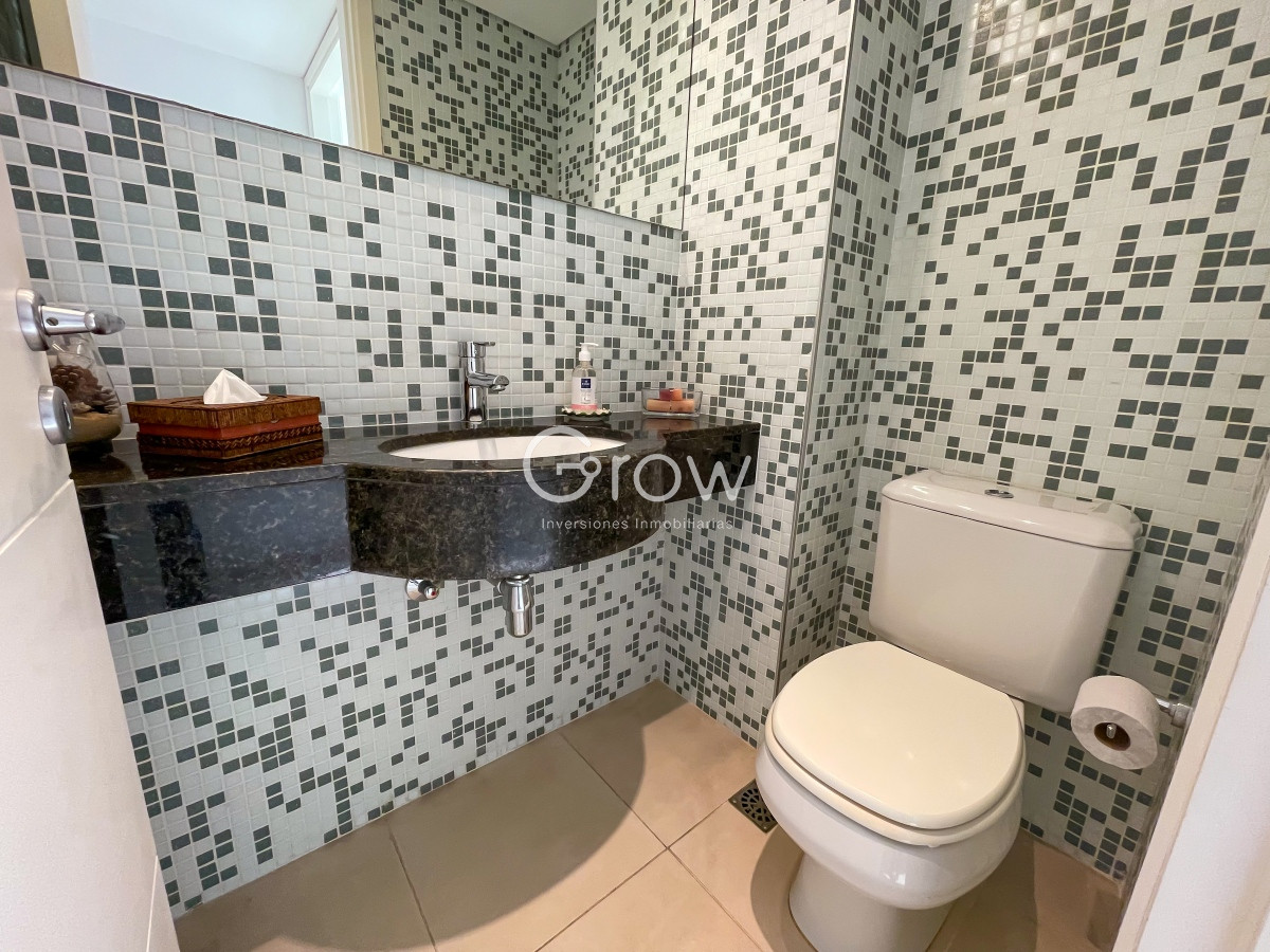 Apartamento ID.2053 - Hermoso apartamento esquinero en Playa Mansa!