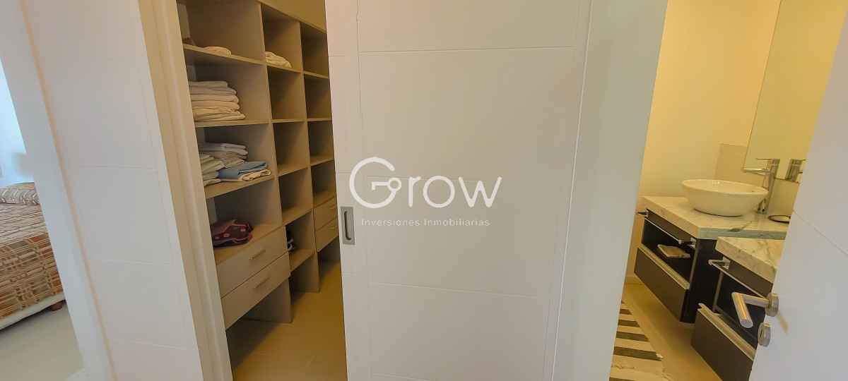 Apartamento ID.2651 - Piso alto frente al mar!