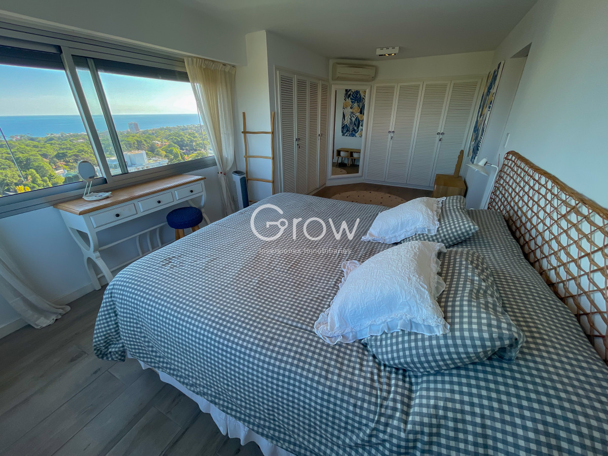 Apartamento ID.2436 - Exclusivo Penthouse duplex, cerca de todo, Av Roosevelt, Punta del Este!