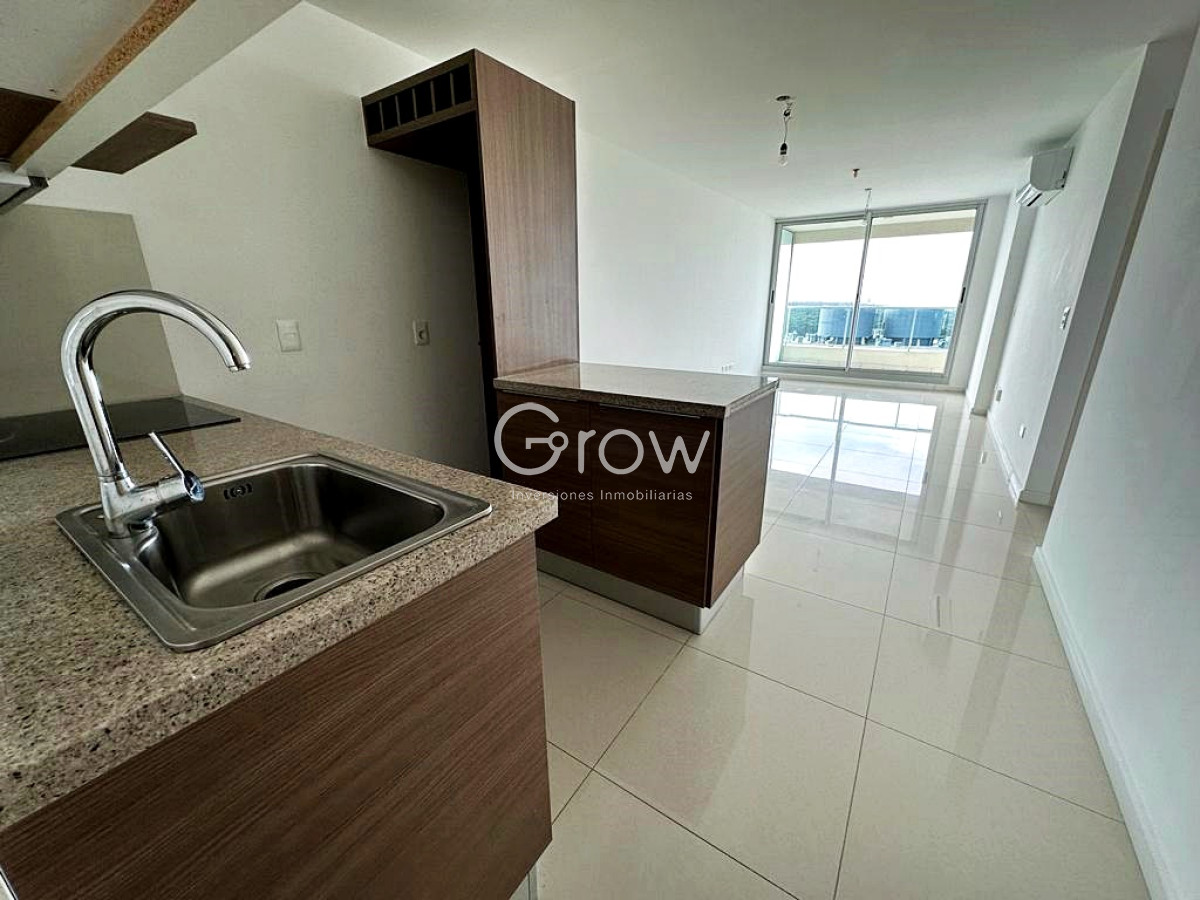 Apartamento ID.504 - Punta del Este, edificio con amplios servicios cerca de todo.