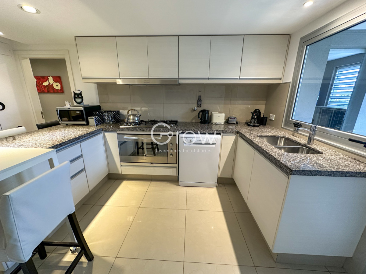 Apartamento ID.2175 - Excluso departamento semi piso en Playa Brava, Punta del Este!