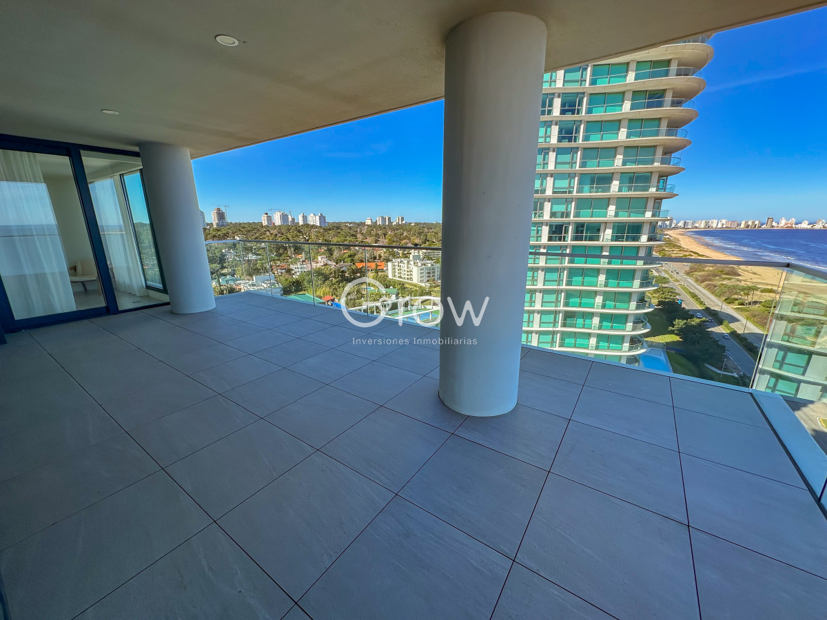 Apartamento ID.2327 - Venetian. Exclusivo apartamento frente al Mar en Playa Mansa!