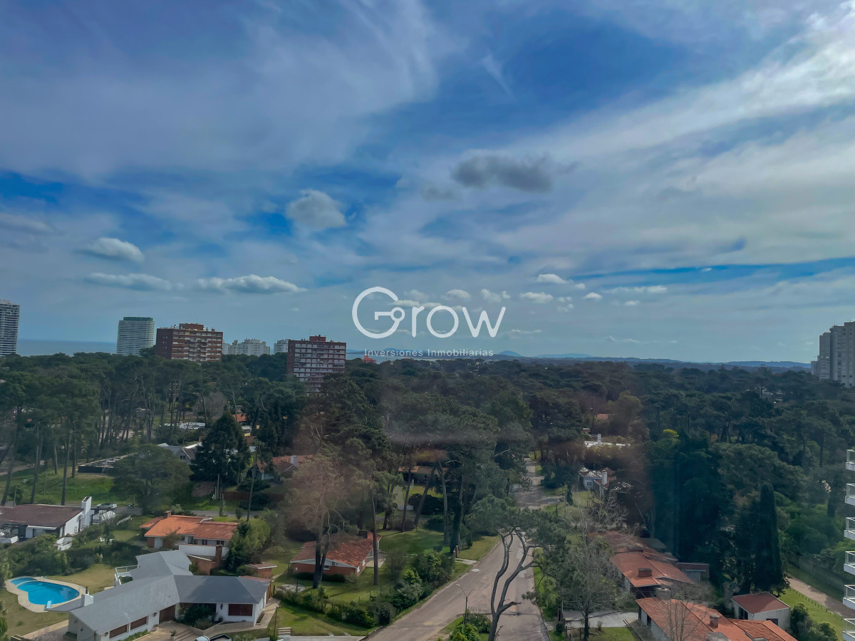 Apartamento ID.2612 - Piso alto en Av Roosevelt, alquiler de verano, Punta del Este!