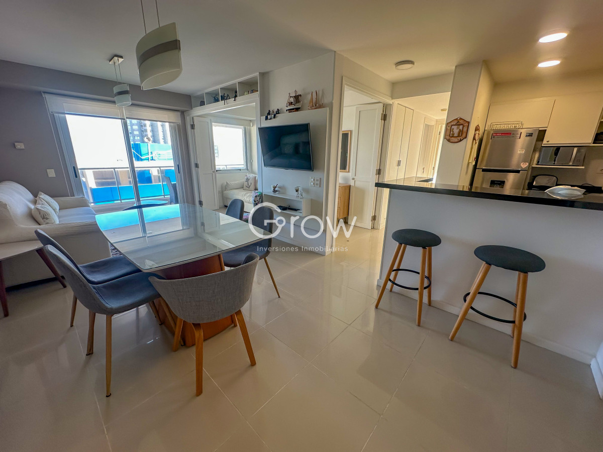Apartamento ID.3006 - Hermoso piso alto con vistas al mar en parada 3 de Playa Brava 