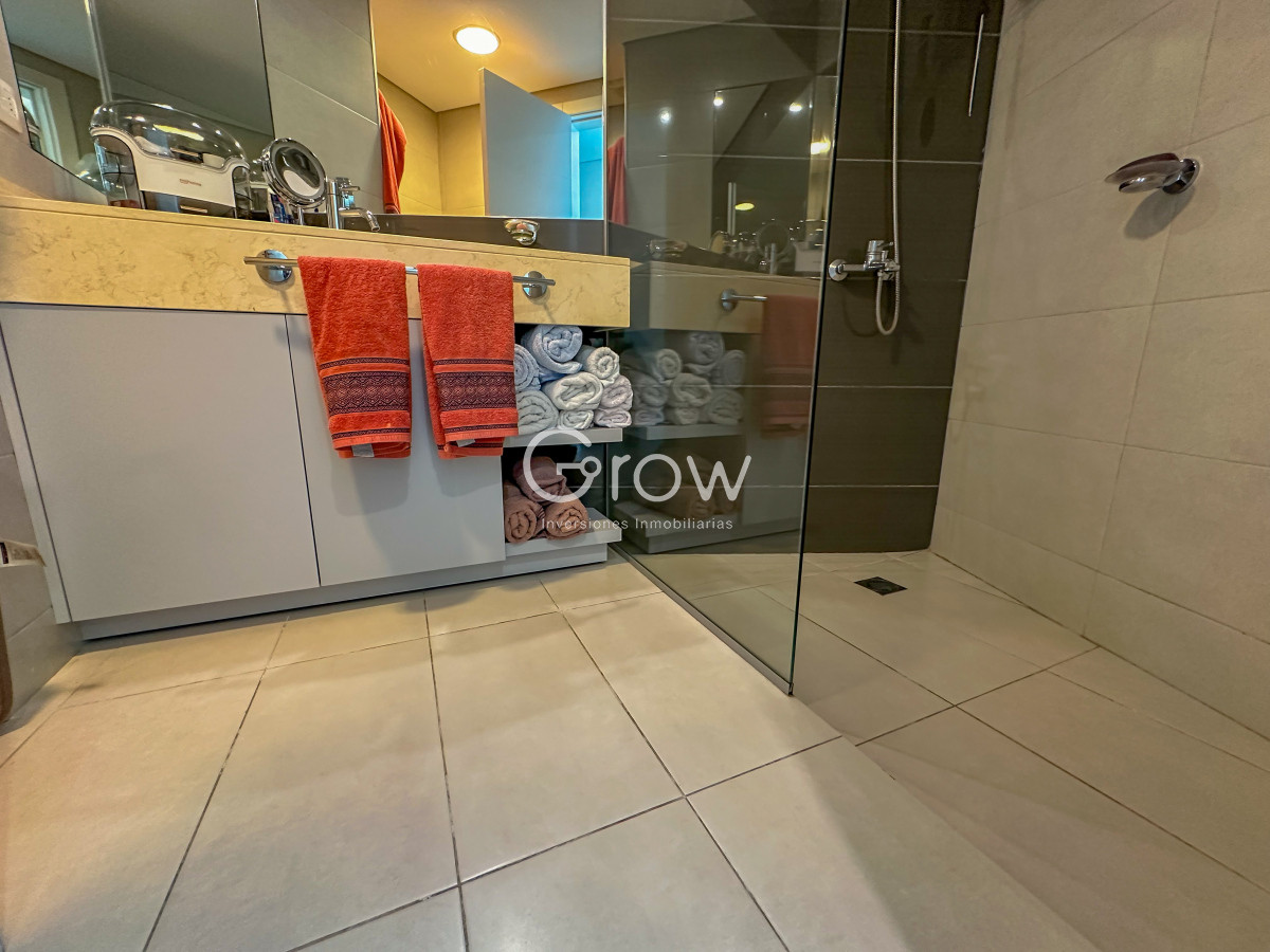 Apartamento ID.2194 - Wind Tower Punta del Este - Exclusivo apartamento en piso alto en venta