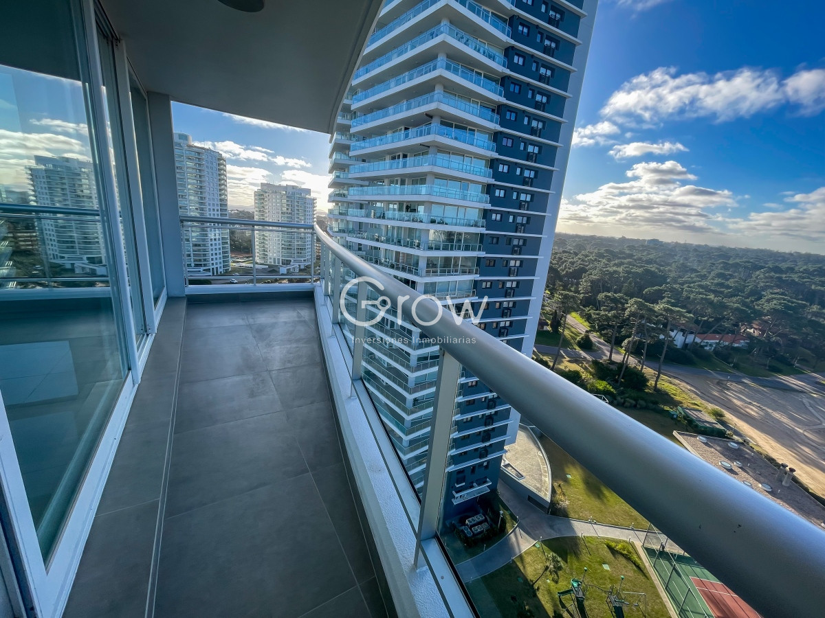 Apartamento ID.1833 - Piso alto en exclusiva Torre de Punta del Este.