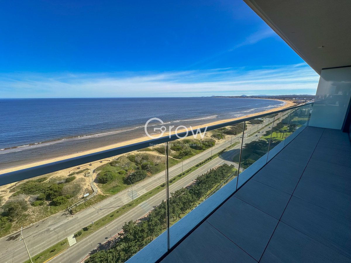 Apartamento ID.2327 - Venetian. Exclusivo apartamento frente al Mar en Playa Mansa!
