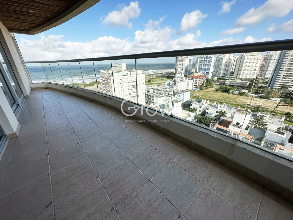 Apartamento ID.533 - Piso alto con visa directa al mar en torre con servicios