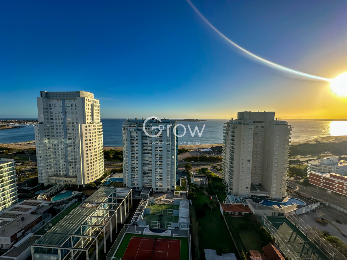 Apartamento ID.2828 - Exclusivo piso alto en Playa Mansa!