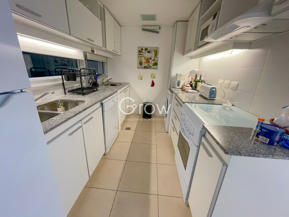 Apartamento ID.2053 - Hermoso apartamento esquinero en Playa Mansa!