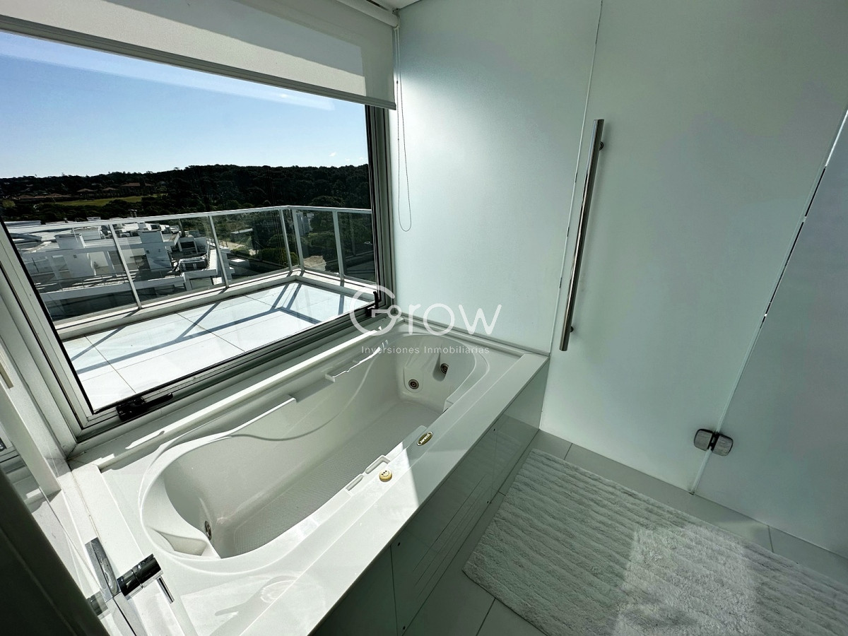 Apartamento ID.849 - Pent House en primera linea de Playa Brava. Punta del Este