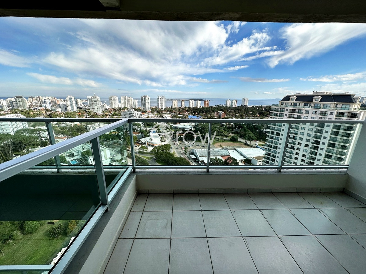 Apartamento ID.505 - Punta del Este, a pasos de todo con amplios servicios.