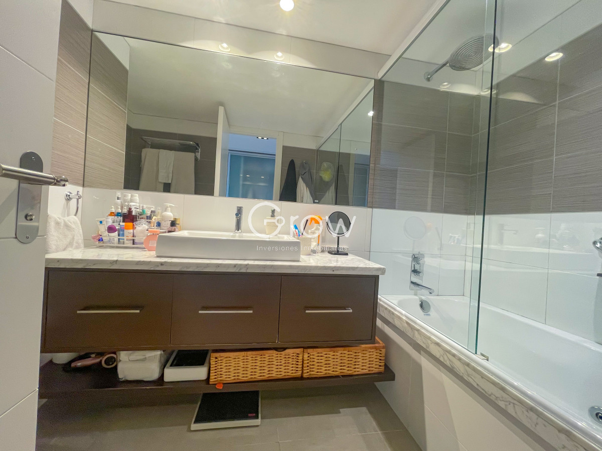 Apartamento ID.2544 -  One, Punta del Este! Exclusivo apartamento a pasos del mar.