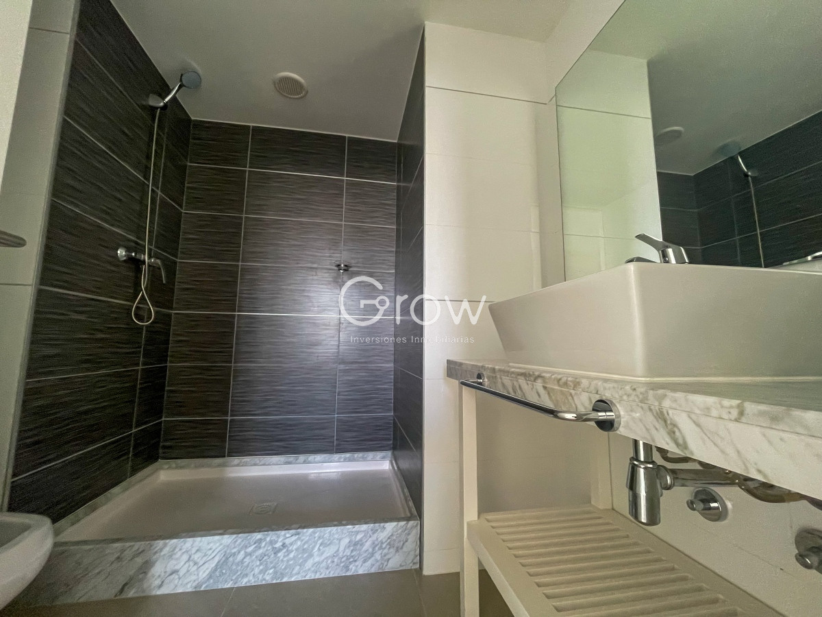 Apartamento ID.1833 - Piso alto en exclusiva Torre de Punta del Este.