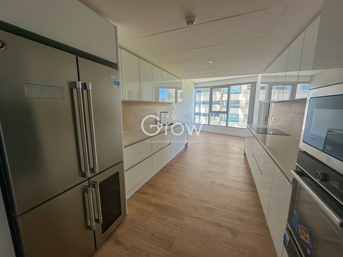 Apartamento ID.2348 - Apartamento en exclusiva Torre de Punta del Este!