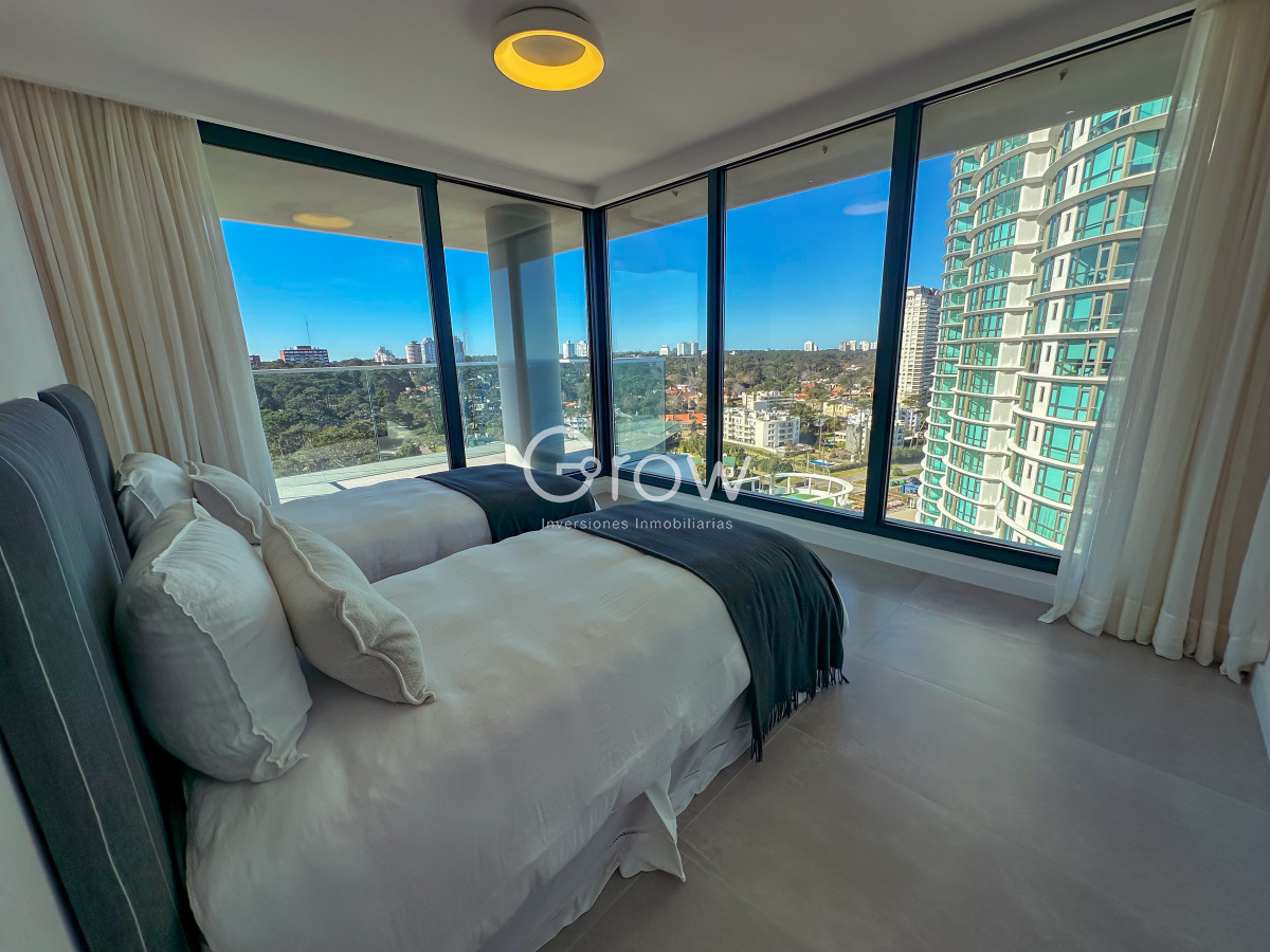 Apartamento ID.2327 - Venetian. Exclusivo apartamento frente al Mar en Playa Mansa!