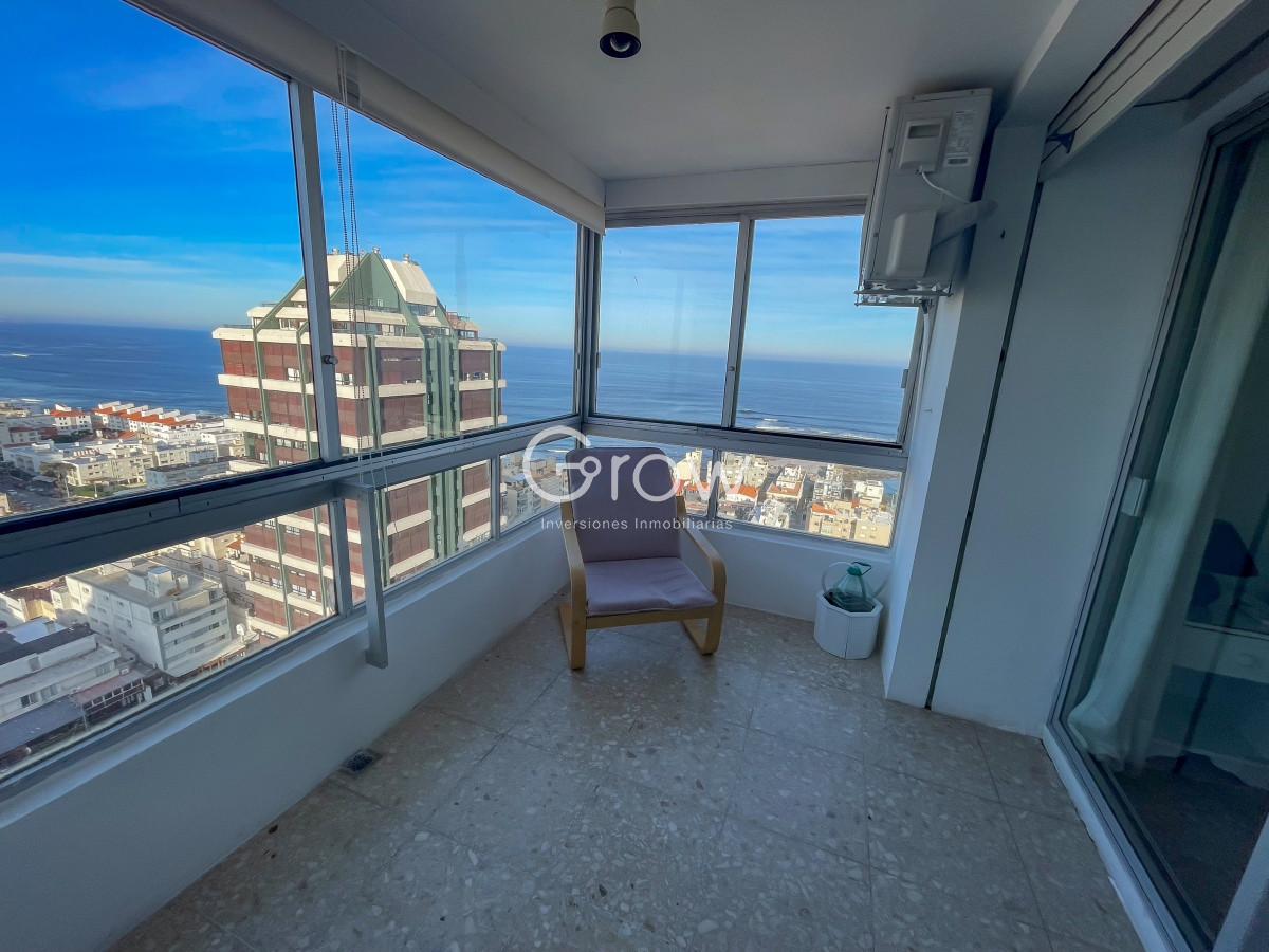 Apartamento ID.2042 - Piso alto en Península con vista a Playa Brava y Mansa!