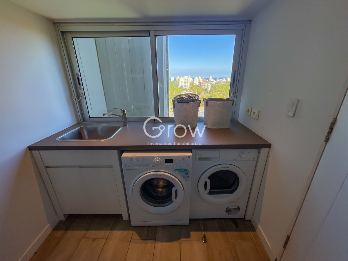 Apartamento ID.2436 - Exclusivo Penthouse duplex, cerca de todo, Av Roosevelt, Punta del Este!