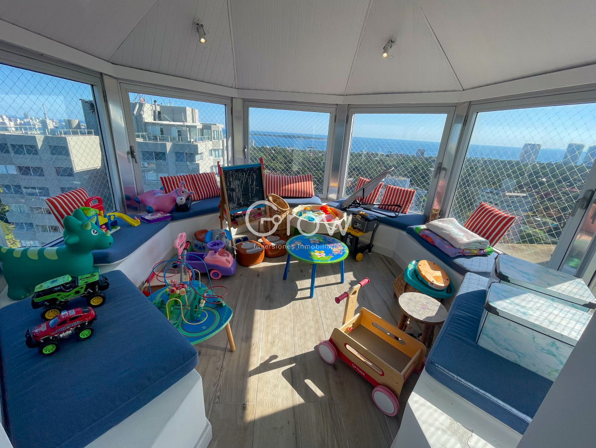 Apartamento ID.2436 - Exclusivo Penthouse duplex, cerca de todo, Av Roosevelt, Punta del Este!