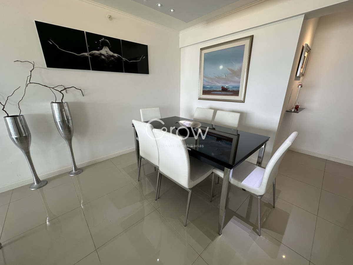 Apartamento ID.2479 - OPORTUNIDAD! Wind Tower de 2 dormitorios, hermosa vista al mar!