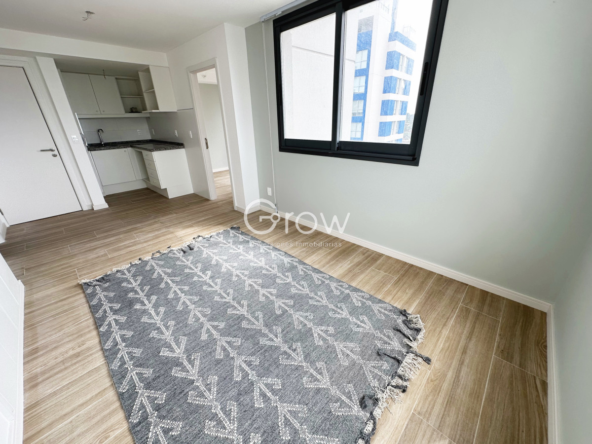 Apartamento ID.2535 - A pasos de Playa Brava en Torre con servicios!!!