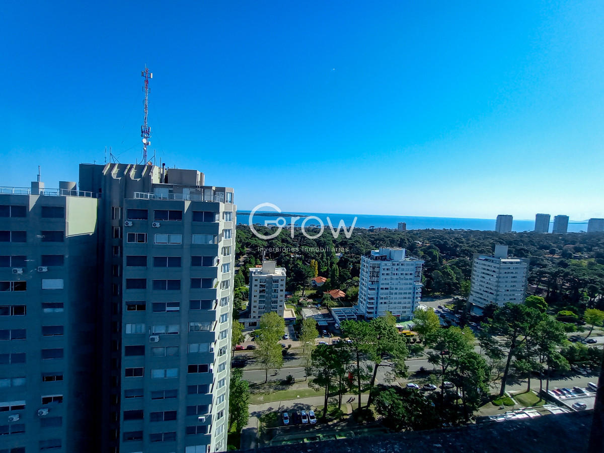 Apartamento ID.2436 - Exclusivo Penthouse duplex, cerca de todo, Av Roosevelt, Punta del Este!