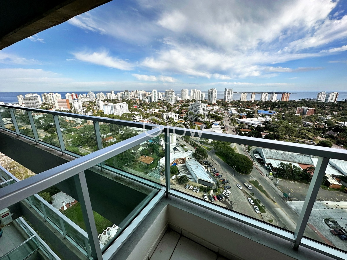 Apartamento ID.505 - Punta del Este, a pasos de todo con amplios servicios.