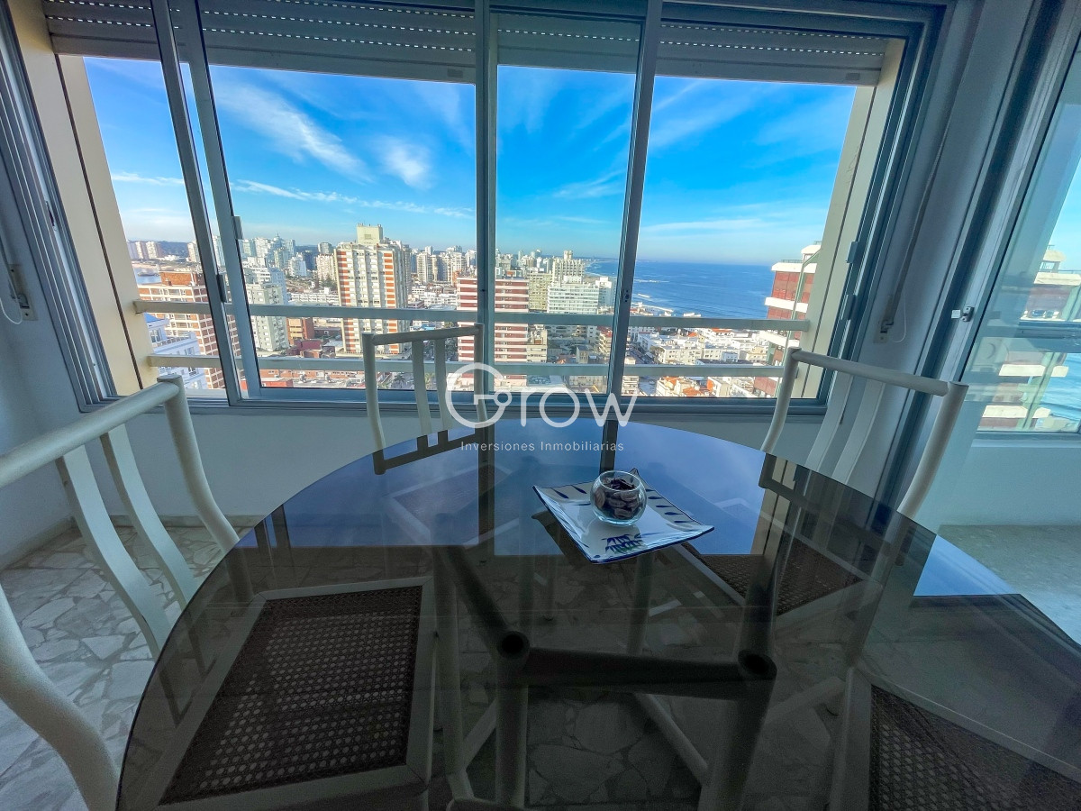 Apartamento ID.2042 - Piso alto en Península con vista a Playa Brava y Mansa!