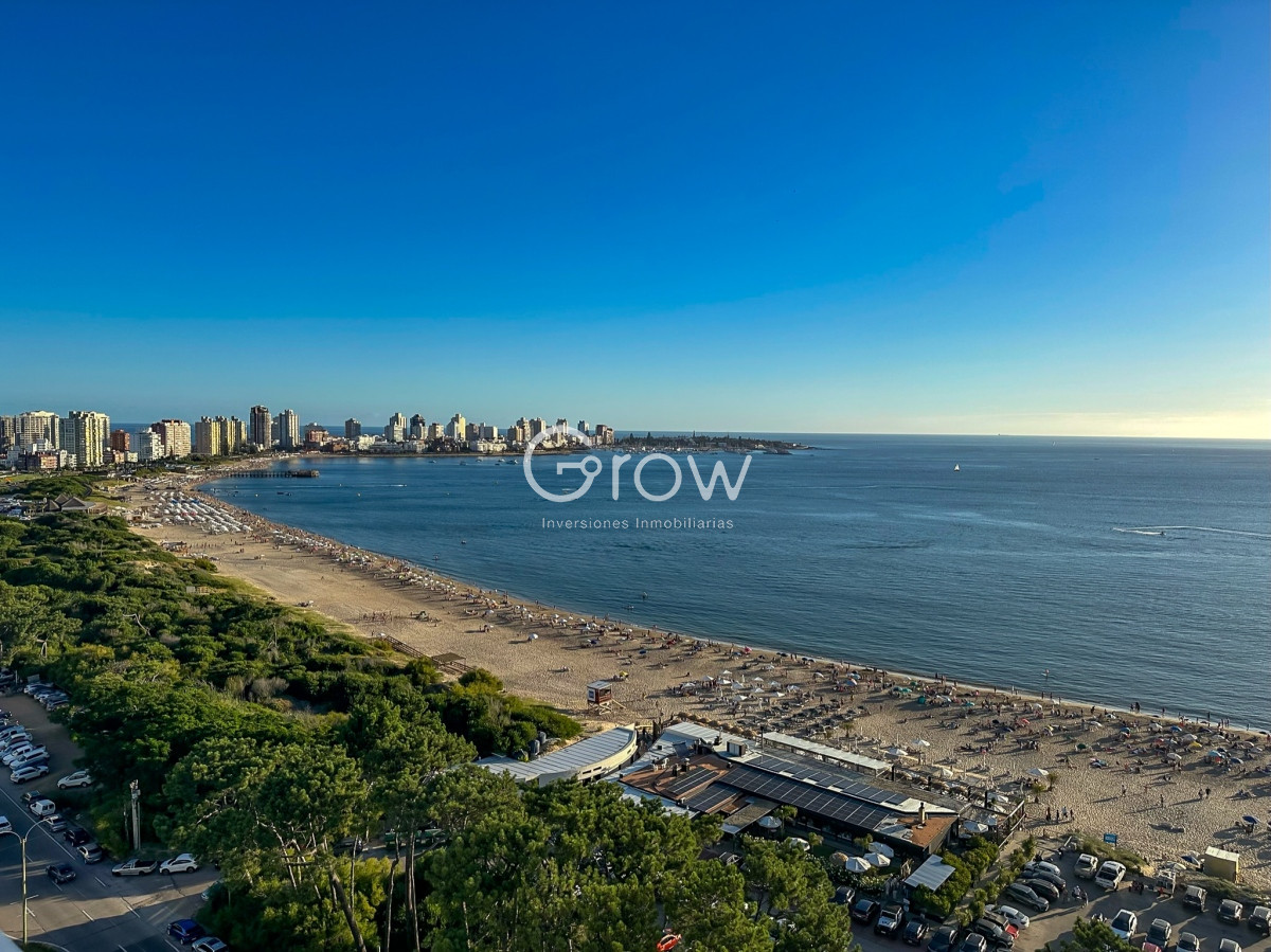 Apartamento ID.1160 - Gran penthouse en torre clásica de playa mansa 