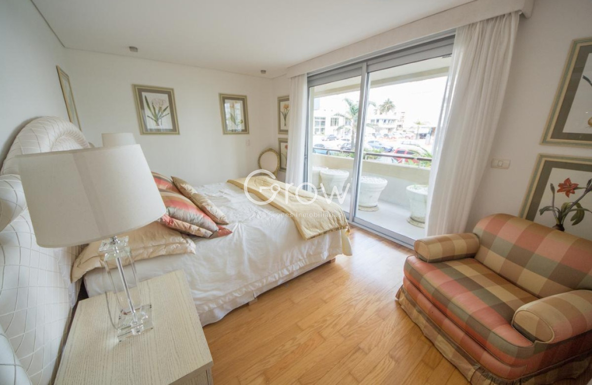 Apartamento ID.2119 - Espectacular Departamento en el Puerto de Punta del Este