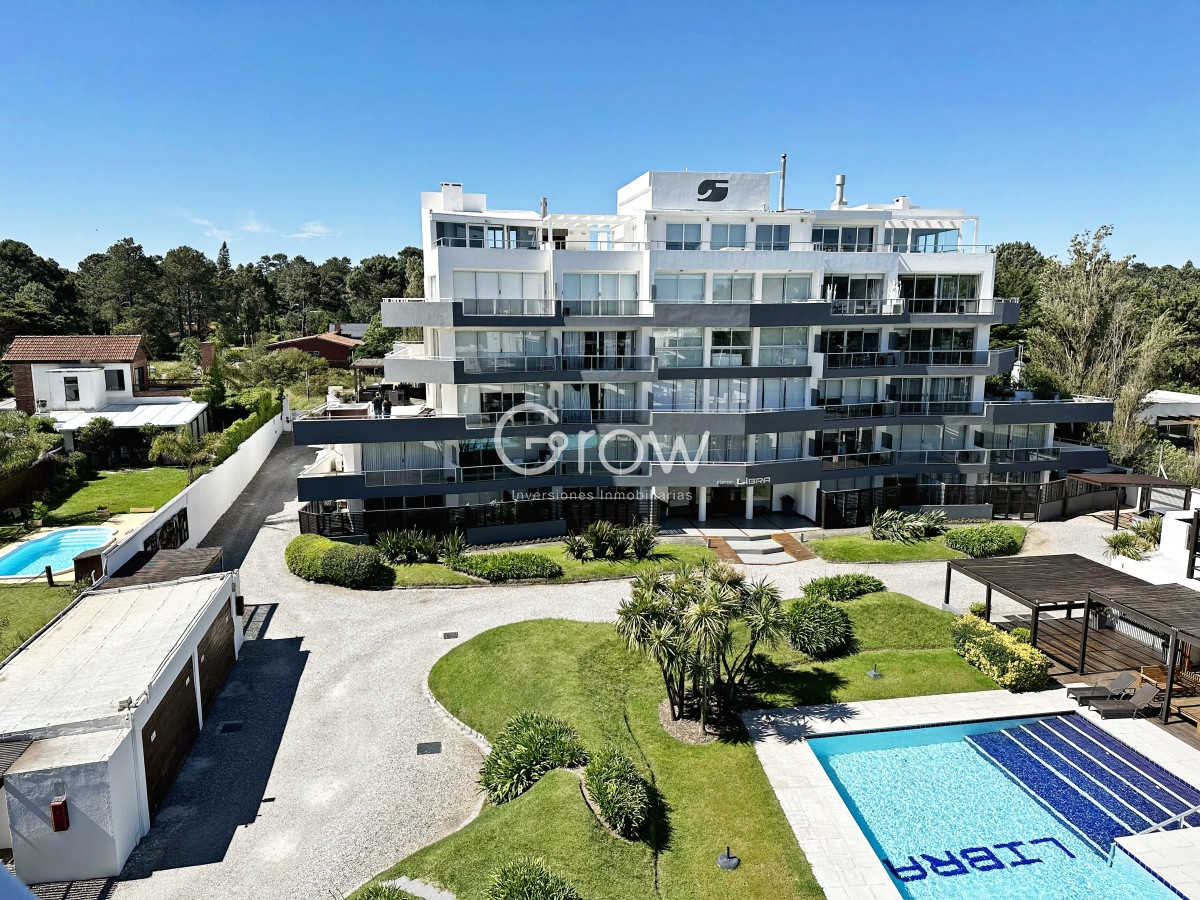 Apartamento ID.857 - Pent House en primera linea de Playa Mansa