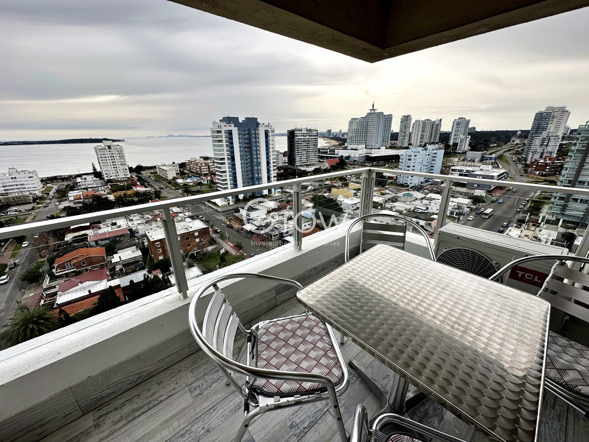 Apartamento ID.718 - Piso alto con hermosa vista a playa Mansa! 