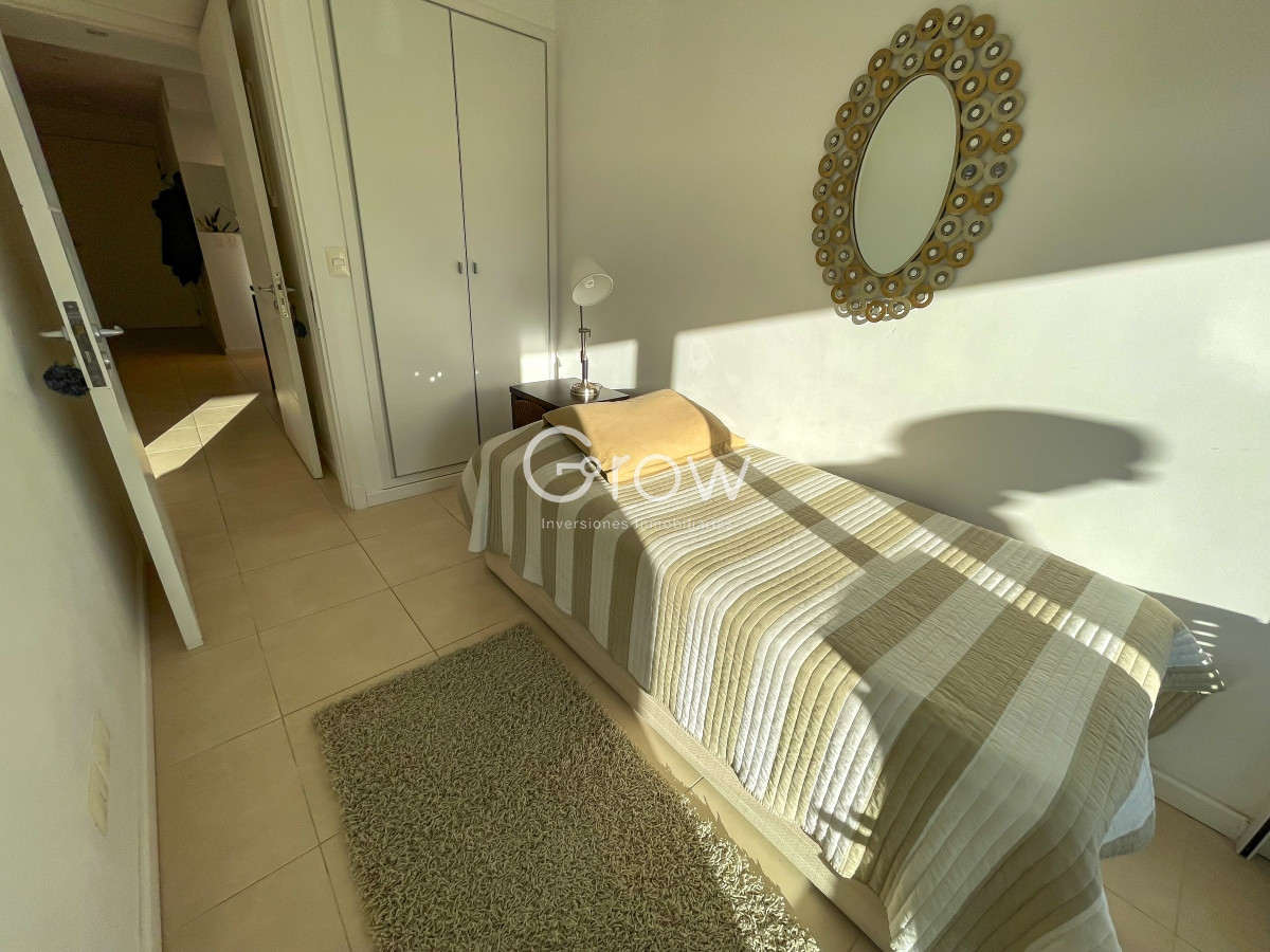 Apartamento ID.2053 - Hermoso apartamento esquinero en Playa Mansa!