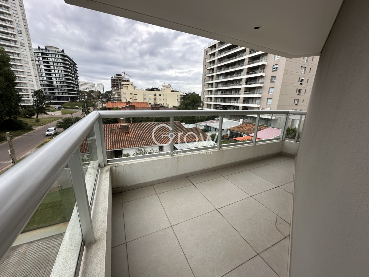 Apartamento ID.2175 - Excluso departamento semi piso en Playa Brava, Punta del Este!