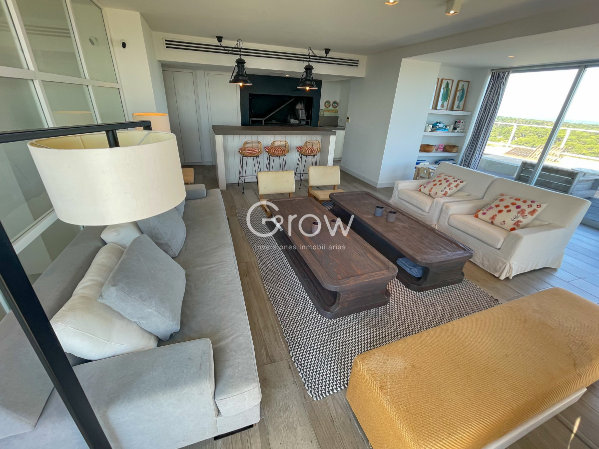 Apartamento ID.2436 - Exclusivo Penthouse duplex, cerca de todo, Av Roosevelt, Punta del Este!