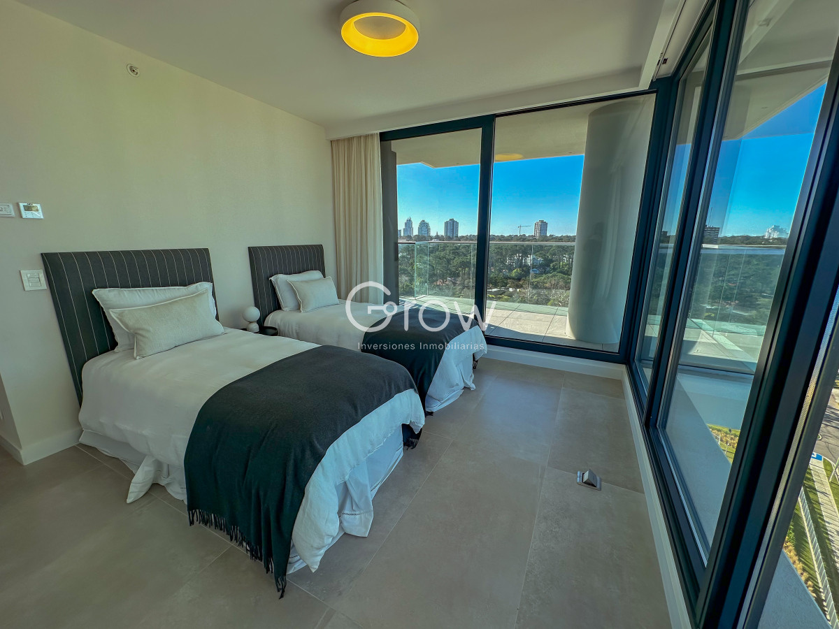 Apartamento ID.2327 - Venetian. Exclusivo apartamento frente al Mar en Playa Mansa!