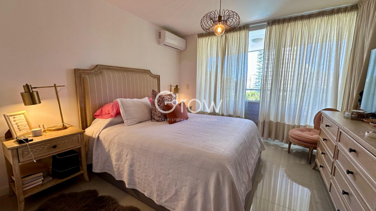 Apartamento ID.2544 -  One, Punta del Este! Exclusivo apartamento a pasos del mar.