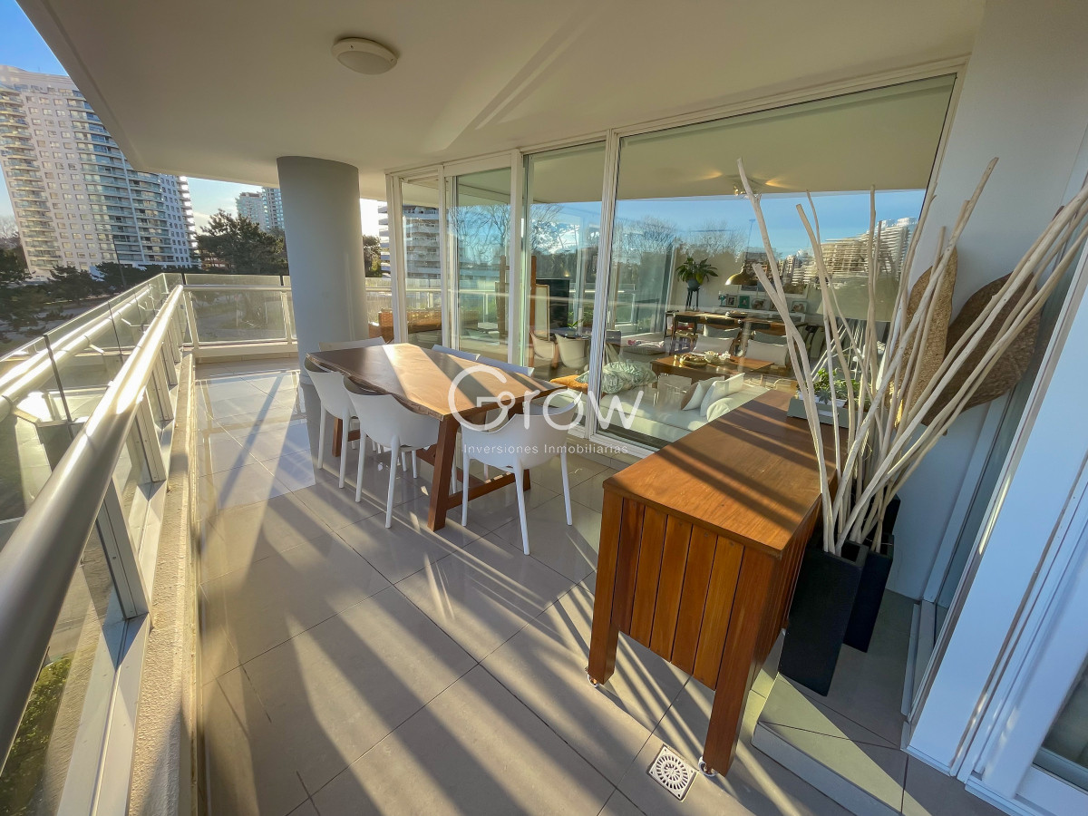 Apartamento ID.2544 -  One, Punta del Este! Exclusivo apartamento a pasos del mar.