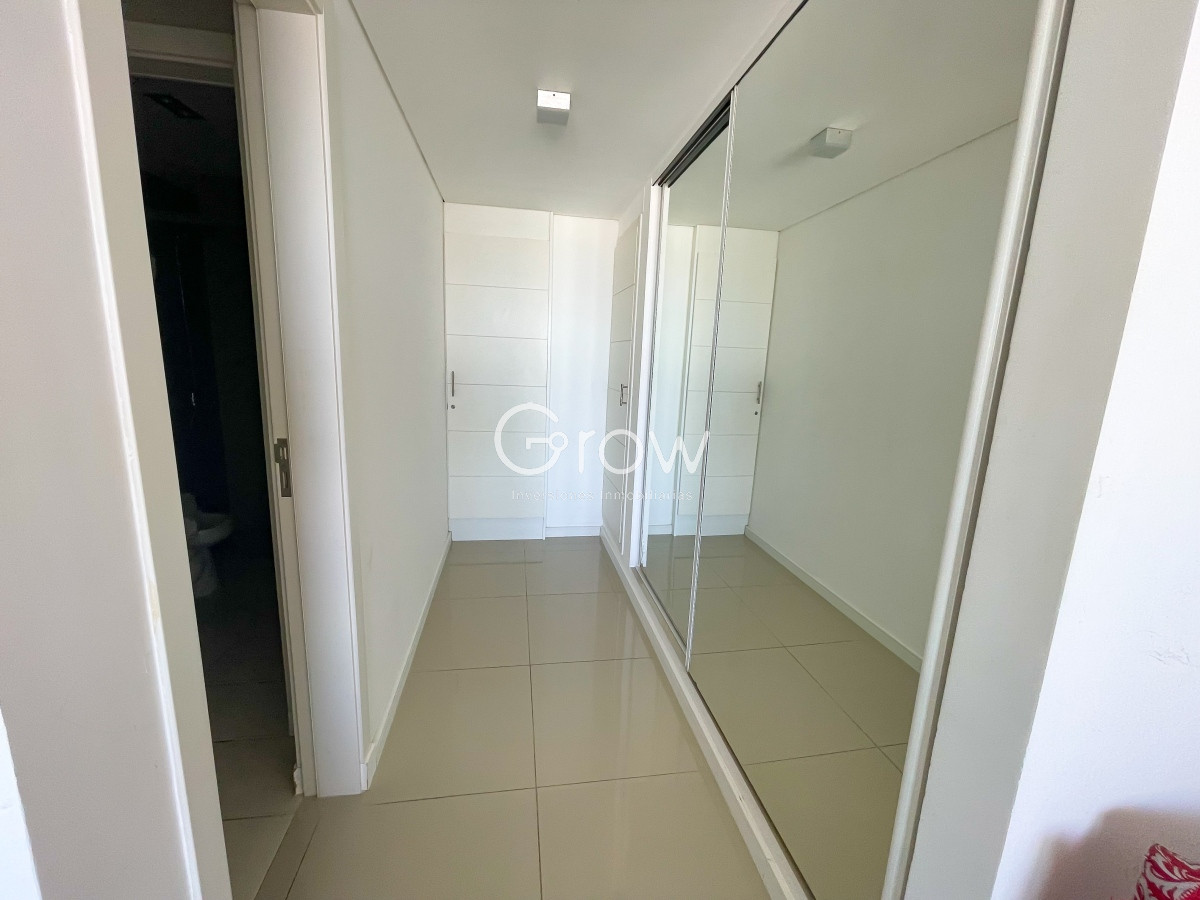 Apartamento ID.1438 - Piso alto con hermosa vista a Playa Brava!