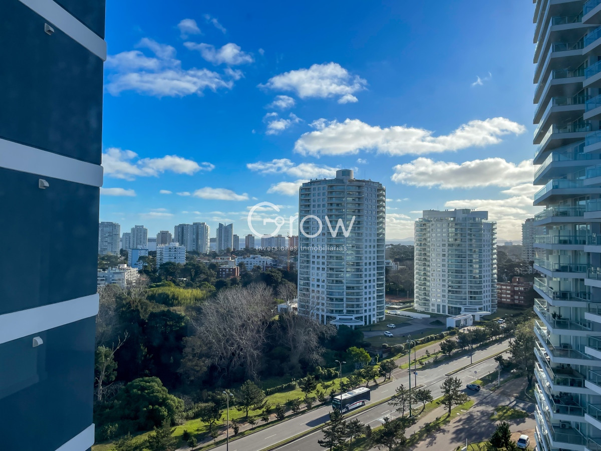 Apartamento ID.1833 - Piso alto en exclusiva Torre de Punta del Este.