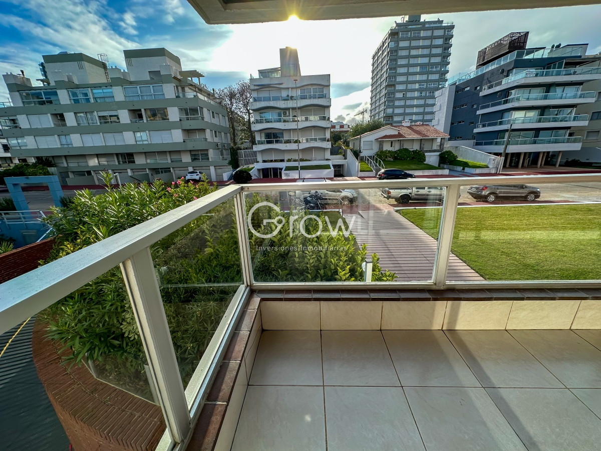 Apartamento ID.423 - Primera linea de peninsula, amplio departamento en venta
