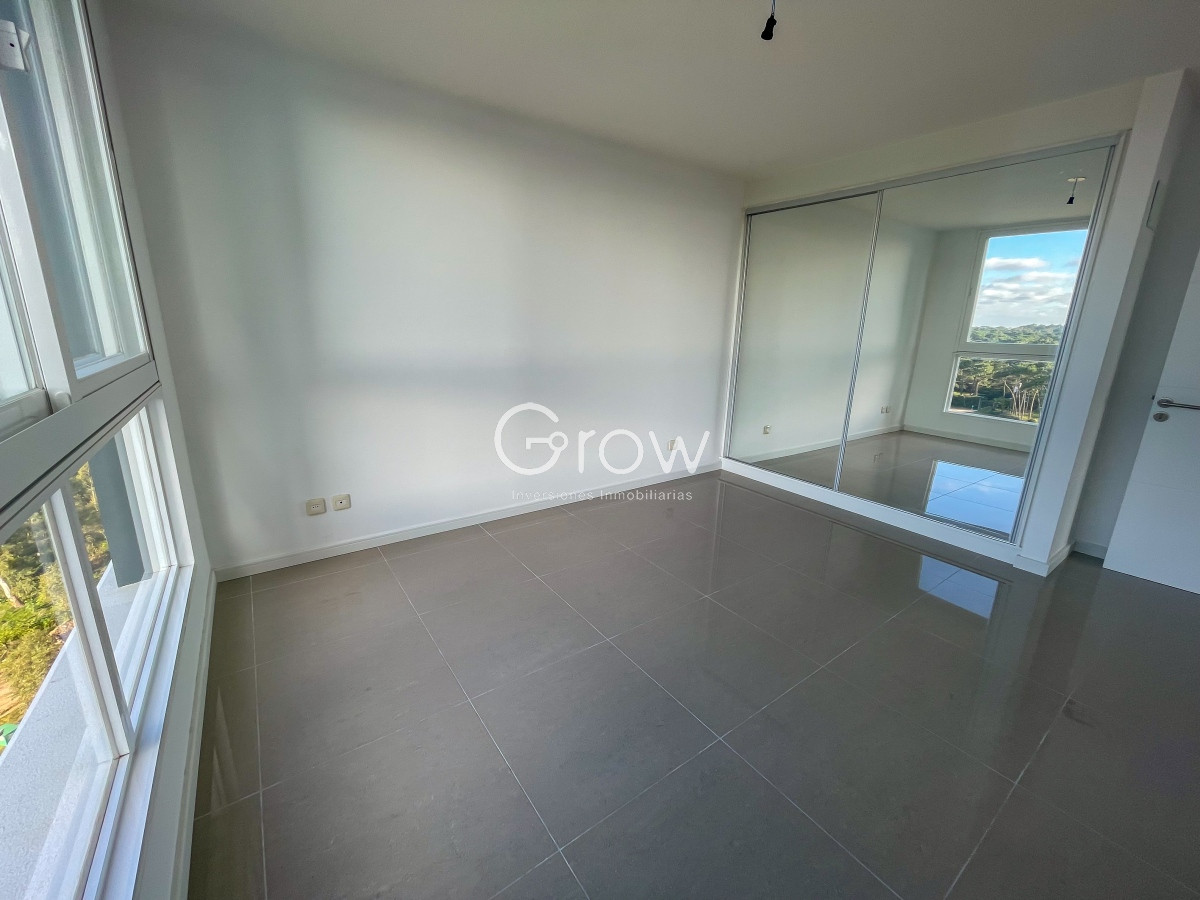Apartamento ID.1833 - Piso alto en exclusiva Torre de Punta del Este.