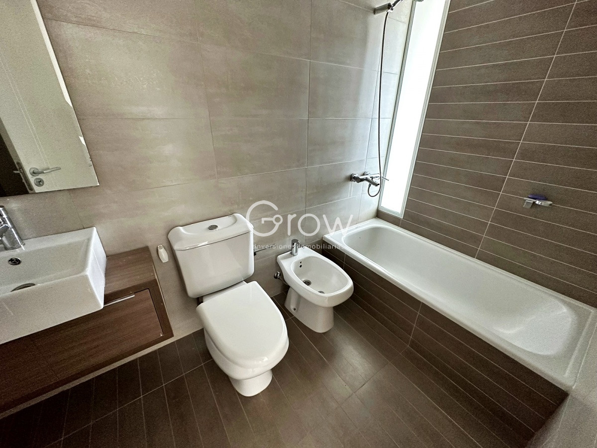 Apartamento ID.505 - Punta del Este, a pasos de todo con amplios servicios.