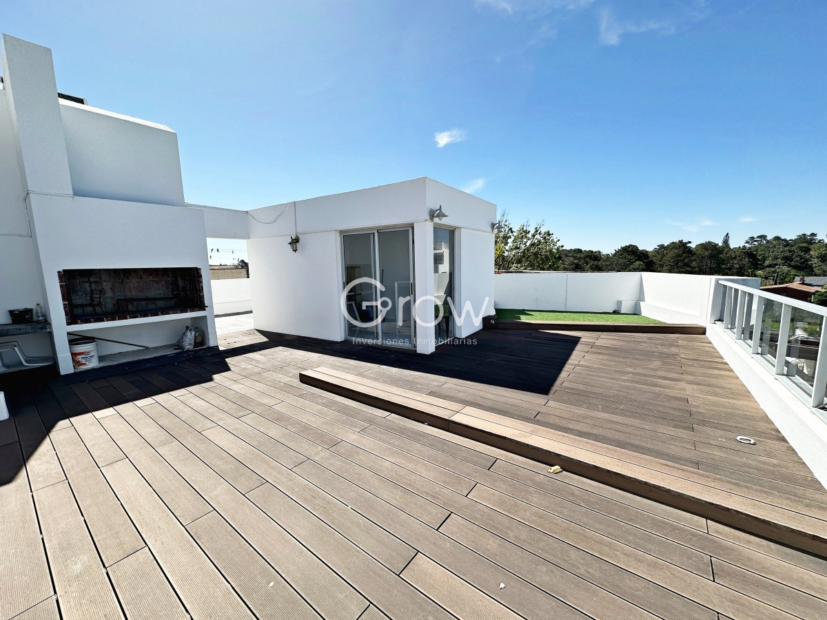 Apartamento ID.857 - Pent House en primera linea de Playa Mansa