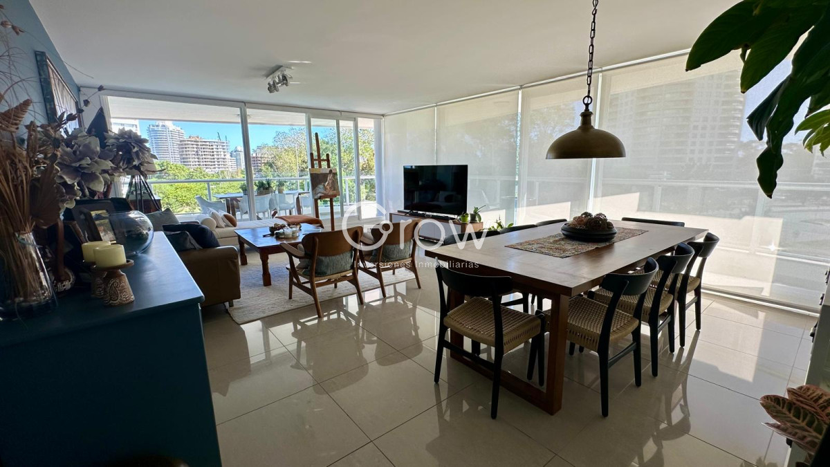 Apartamento ID.2544 -  One, Punta del Este! Exclusivo apartamento a pasos del mar.