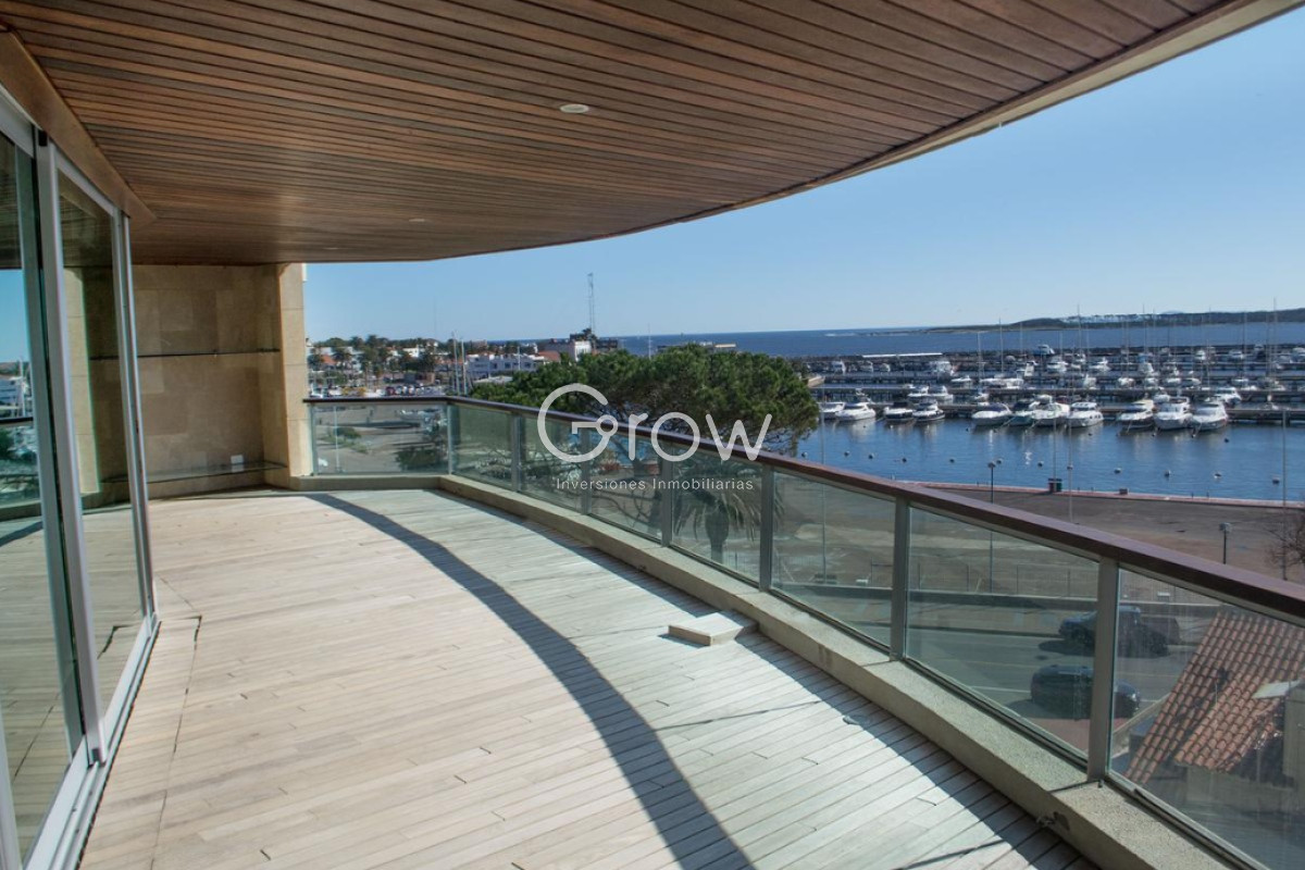 Apartamento ID.2119 - Espectacular Departamento en el Puerto de Punta del Este