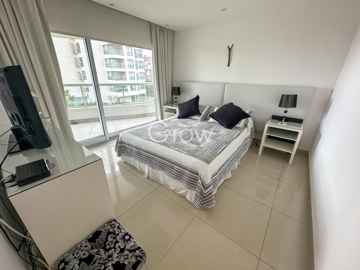 Apartamento ID.2175 - Excluso departamento semi piso en Playa Brava, Punta del Este!