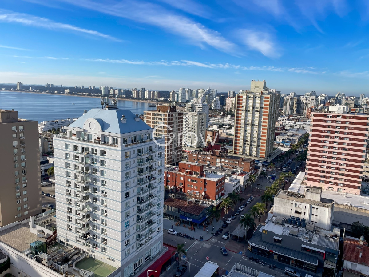 Apartamento ID.2042 - Piso alto en Península con vista a Playa Brava y Mansa!